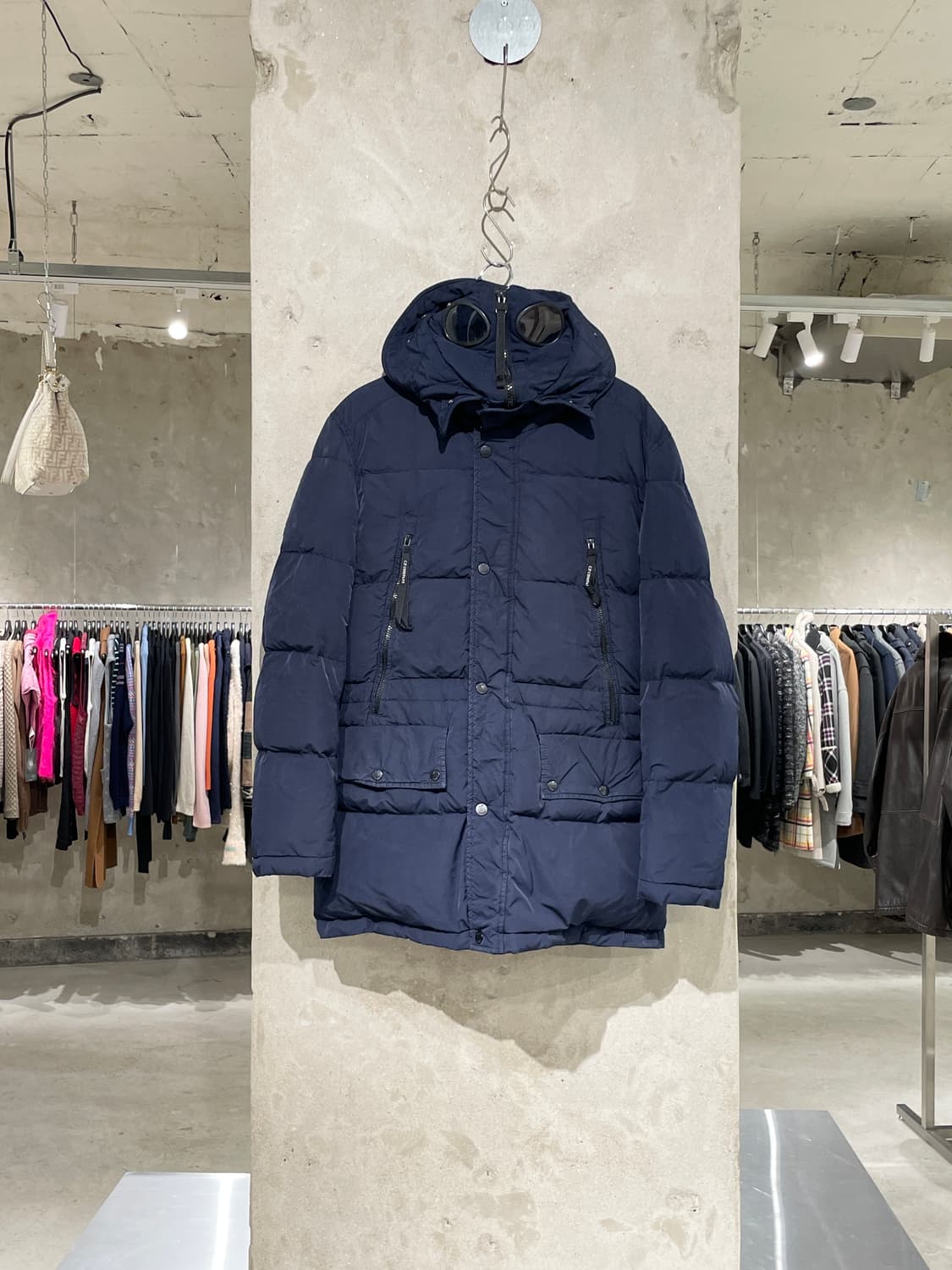 cp컴퍼니 네이비 고글 덕 다운 패디드 점퍼 상품이미지1