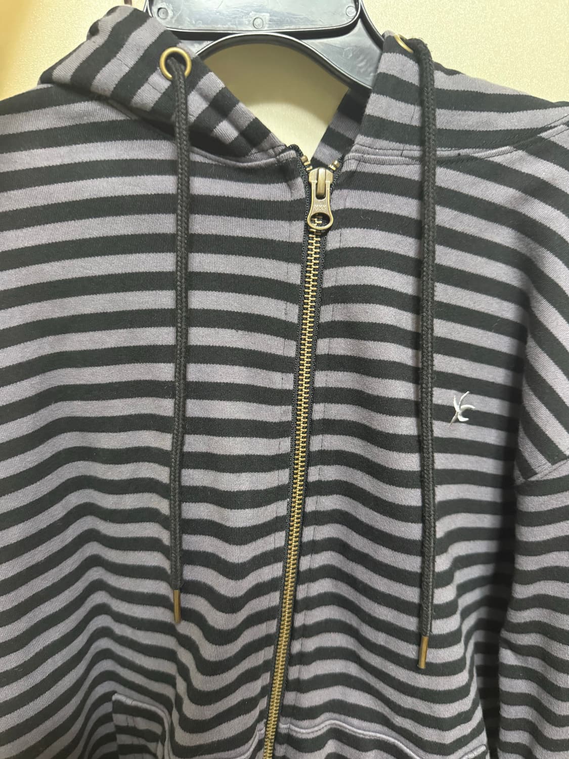 더콜디스트모먼트 스트라이프 후드집업 상품이미지2