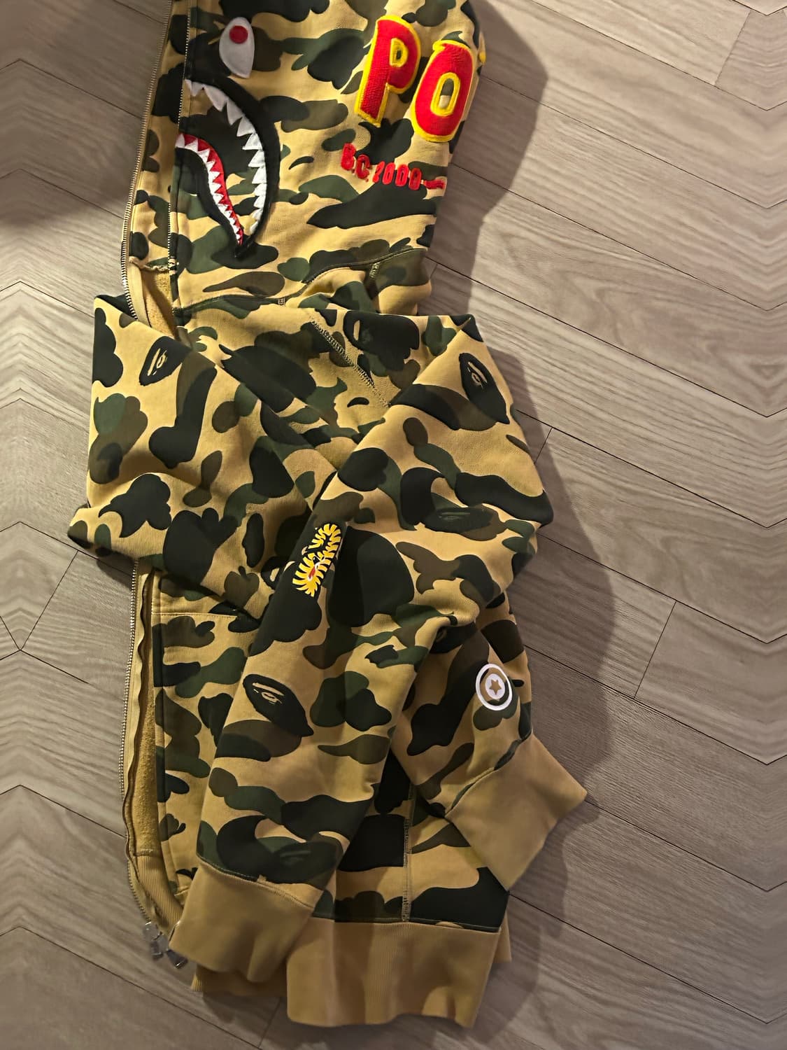 베이프 샤크후드 L 상품이미지5