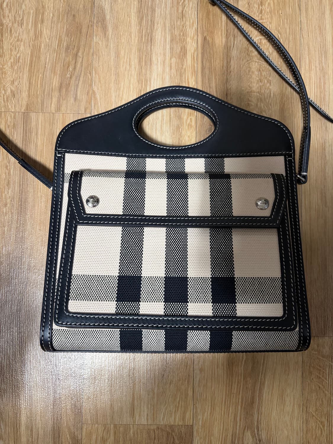 버버리 체크 캔바스 포켓 백 미니 상품이미지2