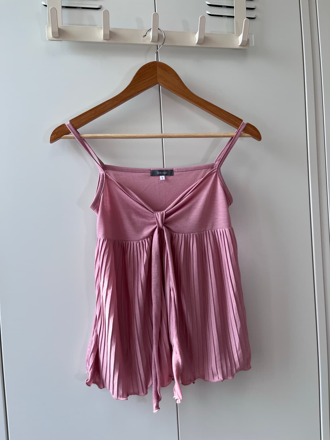 Beloved 리본 꼬임 핑크 플리츠 슬리브리스 상품이미지3