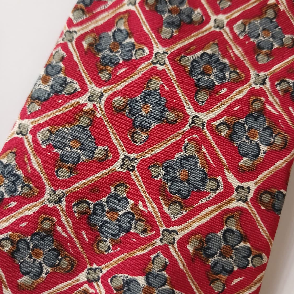 갭 실크 레드 기하 패턴 넥타이 9cm A등급 A19250
 상품이미지9