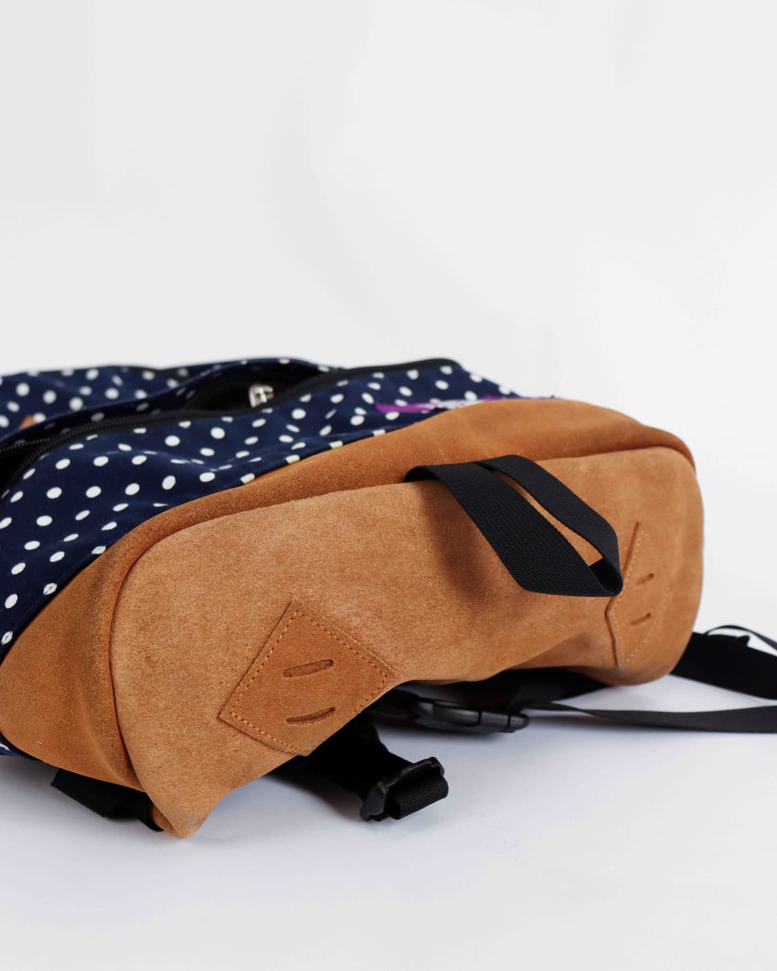 [THE NORTH FACE] 도트 패턴 스웨이드 데이팩 상품이미지9