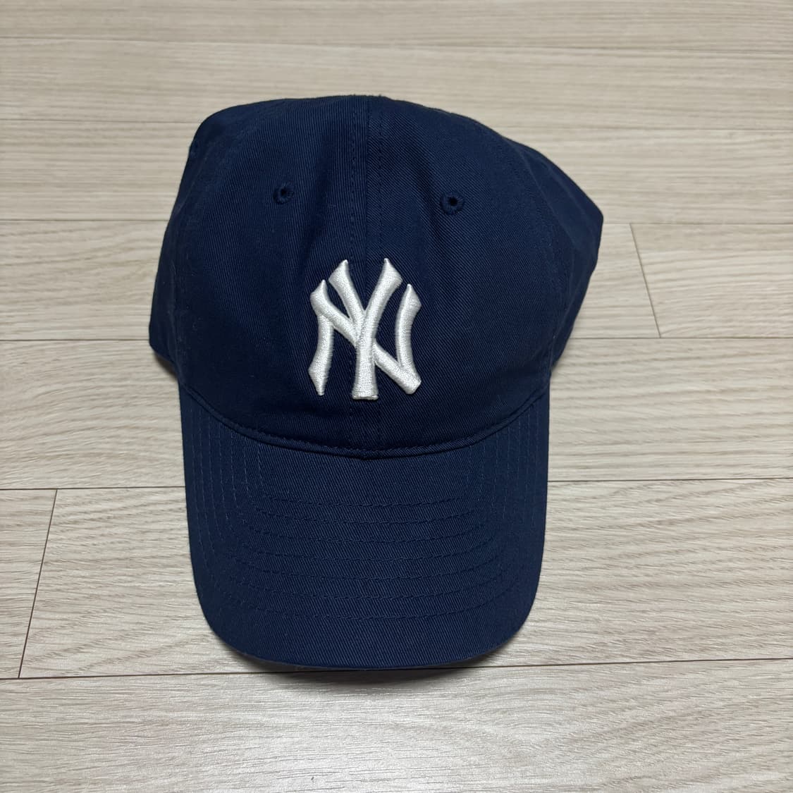 MLB 에이스 언스트럭쳐 볼캡 NY 네이비 카리나 착용 상품이미지6