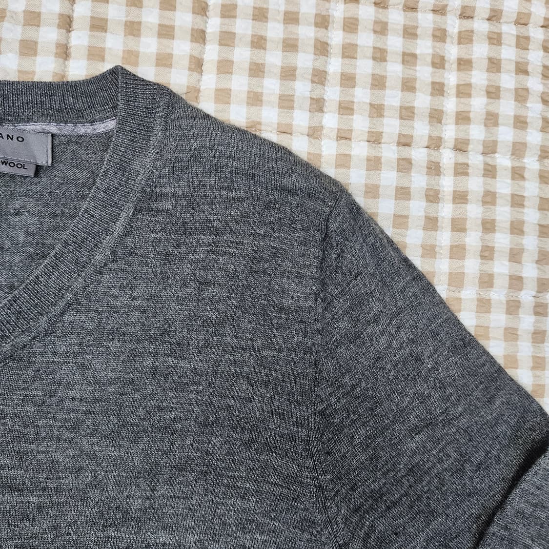 지오다노 메리노울100 브이넥 니트 남자100 상품이미지3
