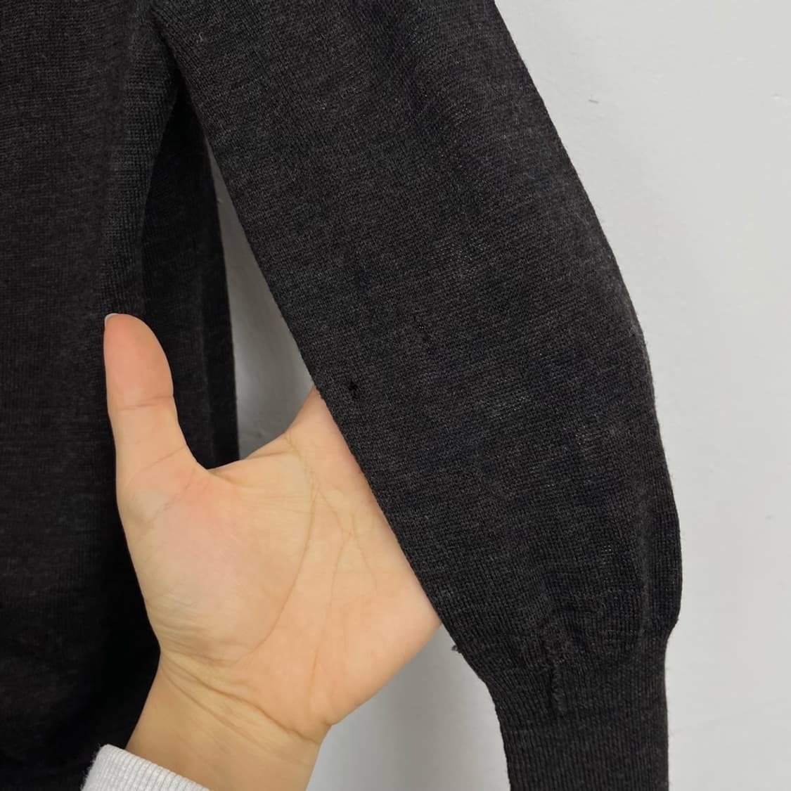 클럽모나코 차콜 메리노울 버튼업 크롭 가디건  XS 상품이미지5