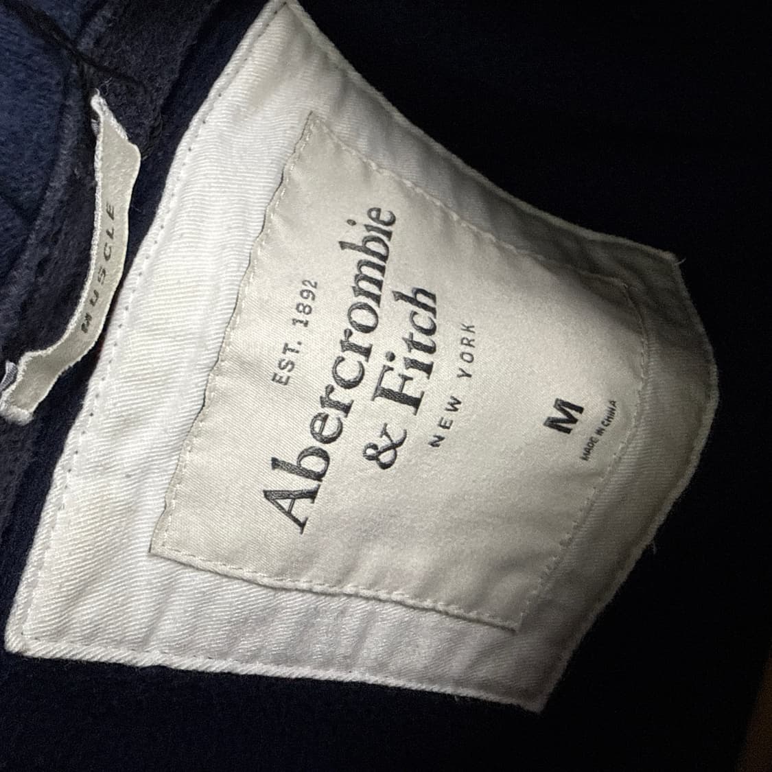 아베크롬비 앤 피치(Abercrombie & Fitch) 네이비 후드티 상품이미지5