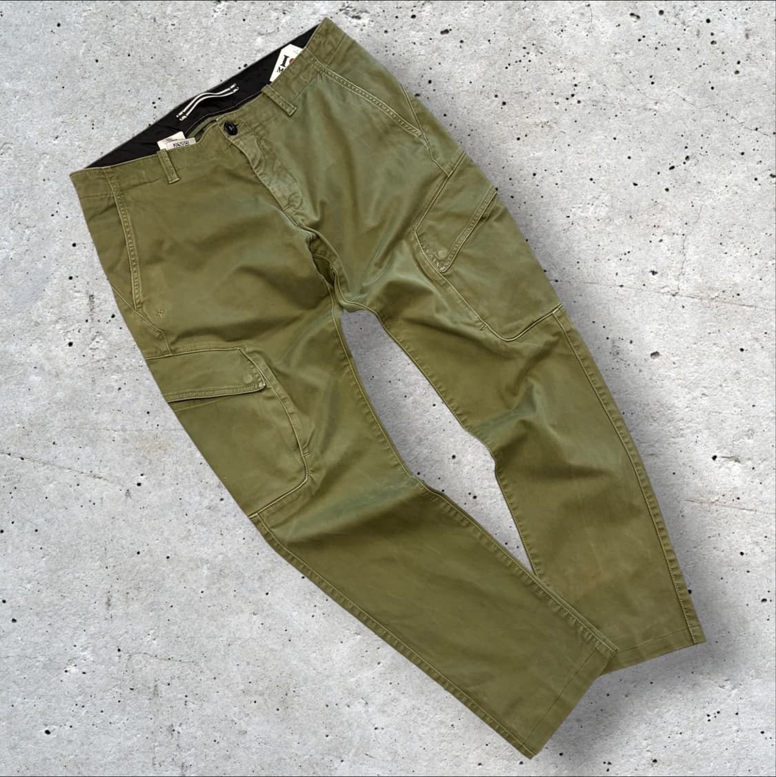 [33] 스톤아일랜드 자수 사선 카고 포켓 팬츠 카키 D859 상품이미지1