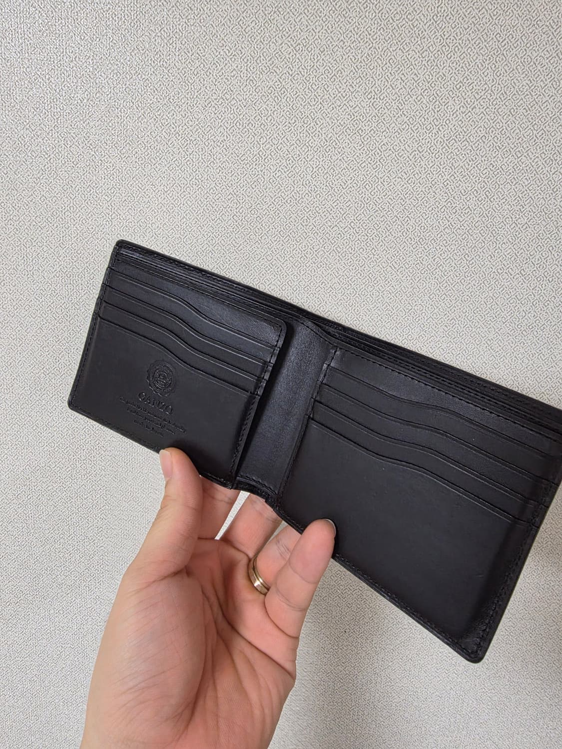 간조(Ganzo) 악어가죽 반지갑 + 가죽크림 상품이미지5