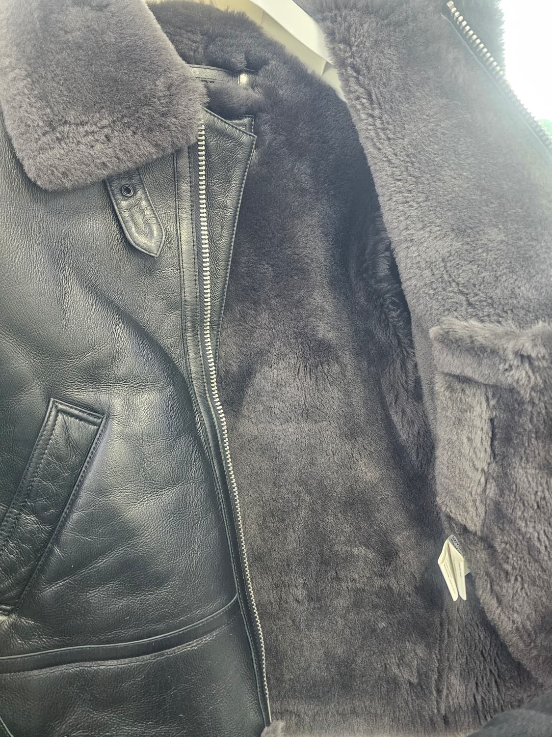 (24FW/품절) 디아프바인 D-1 무스탕 블랙/그레이 M 상품이미지5