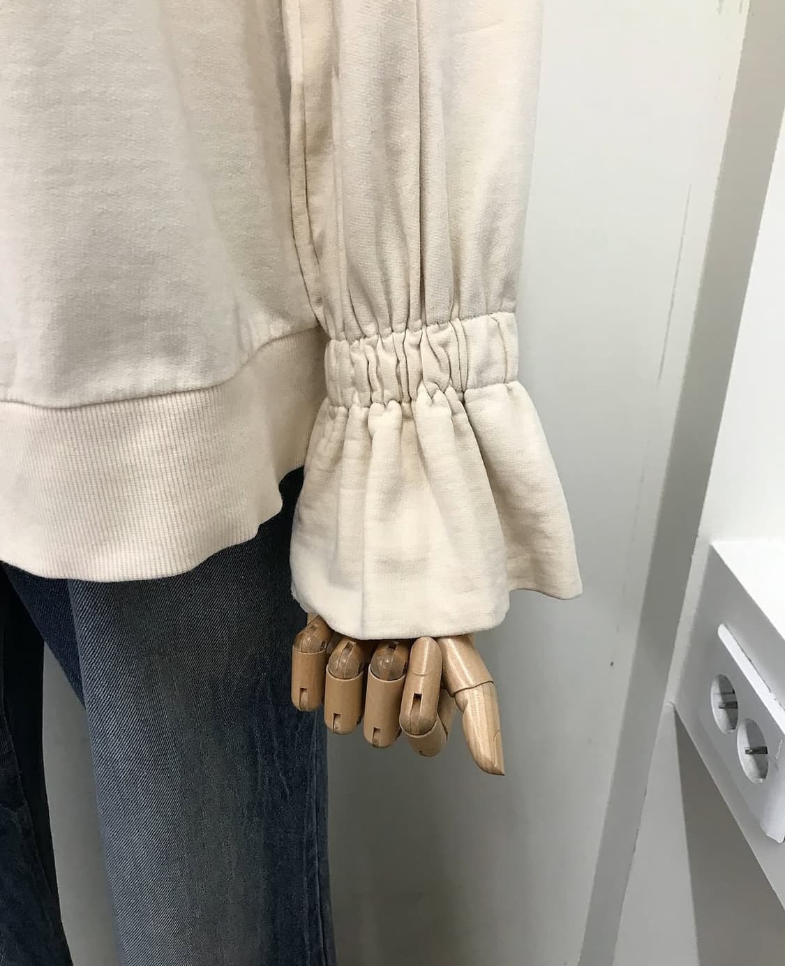 비비안웨스트우드 빅로고 프린팅 맨투맨 상품이미지6