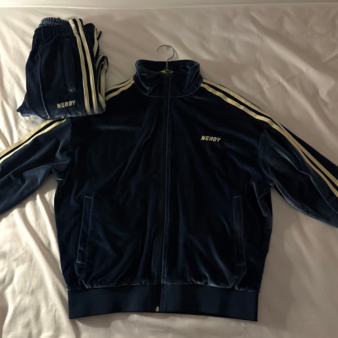 널디 벨벳 네이비 옐로우 (‘세트’ / Size XS 바지 : 롱기지) 상품이미지1