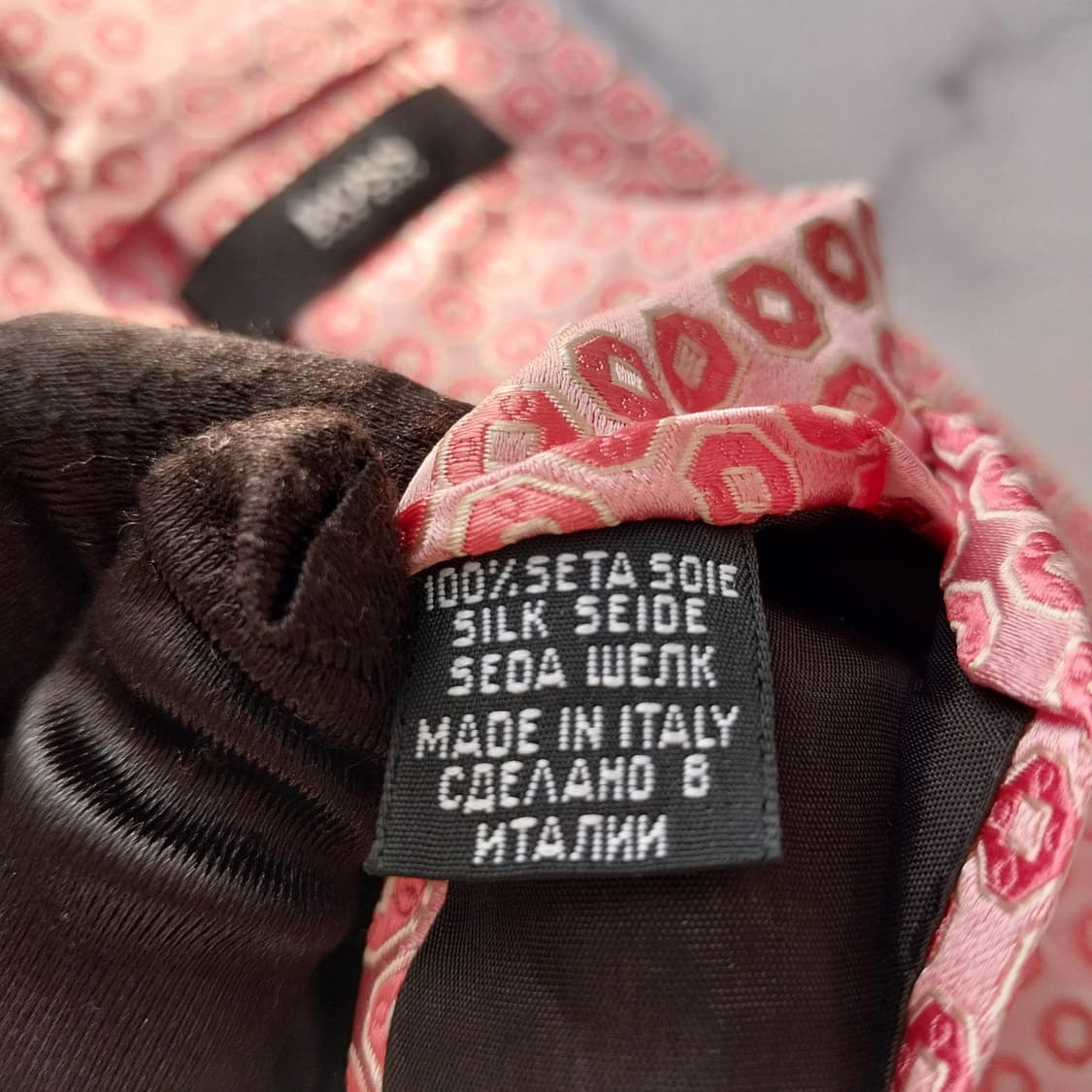 휴고 보스 실크 핑크 기하 패턴 넥타이 9cm A등급 K1631
 상품이미지10