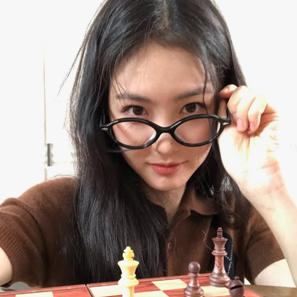 까르뱅 안나2 오벌형 긱시크 신예은 권정열 뿔테 안경 상품이미지9