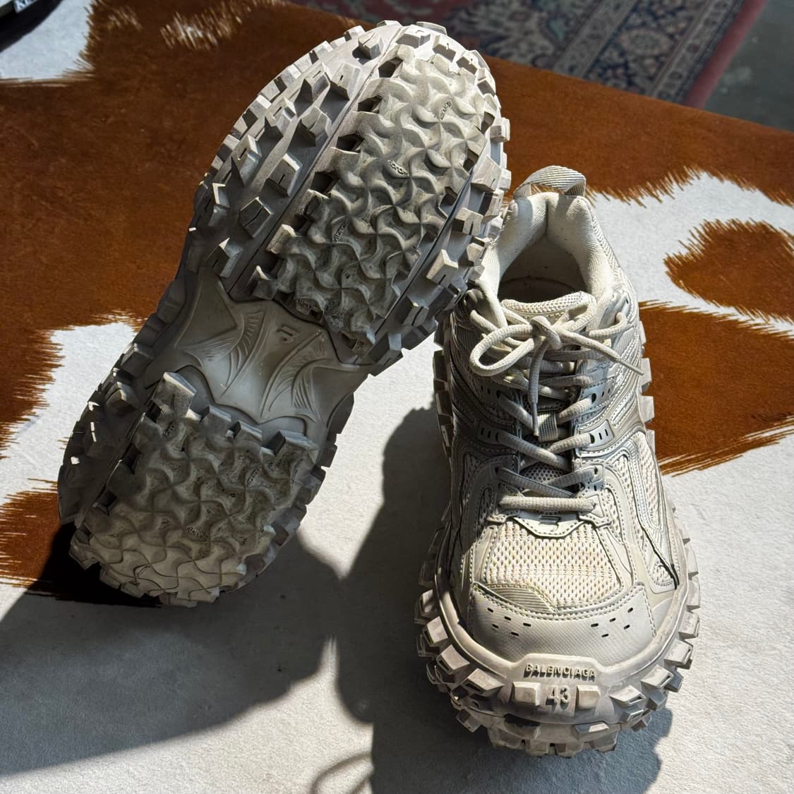 발렌시아가 디펜더 스니커즈 베이지 (43) 비브람 보강 상품이미지8