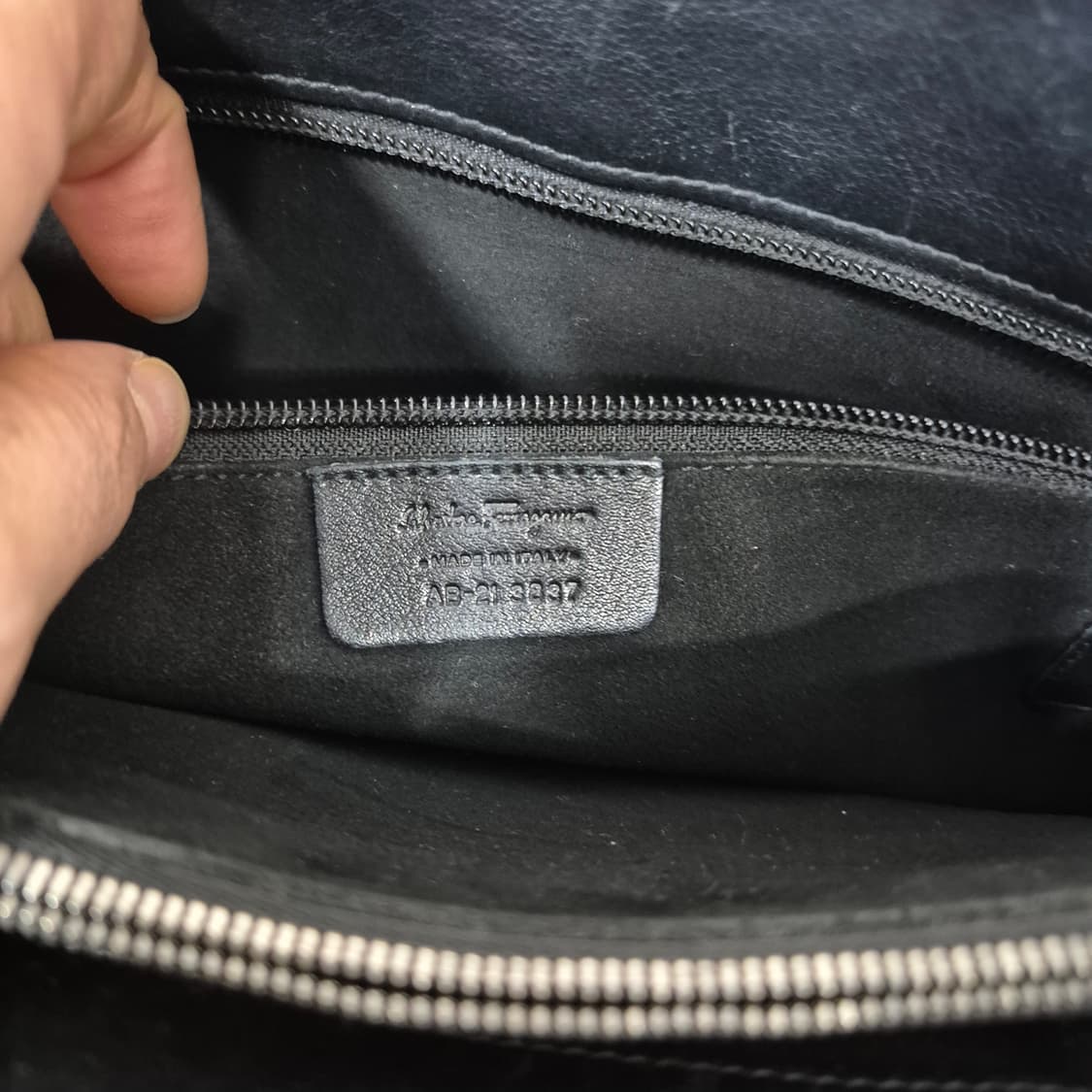 살바토레 페레가모 간치니 블랙레더 숄더백 상품이미지10