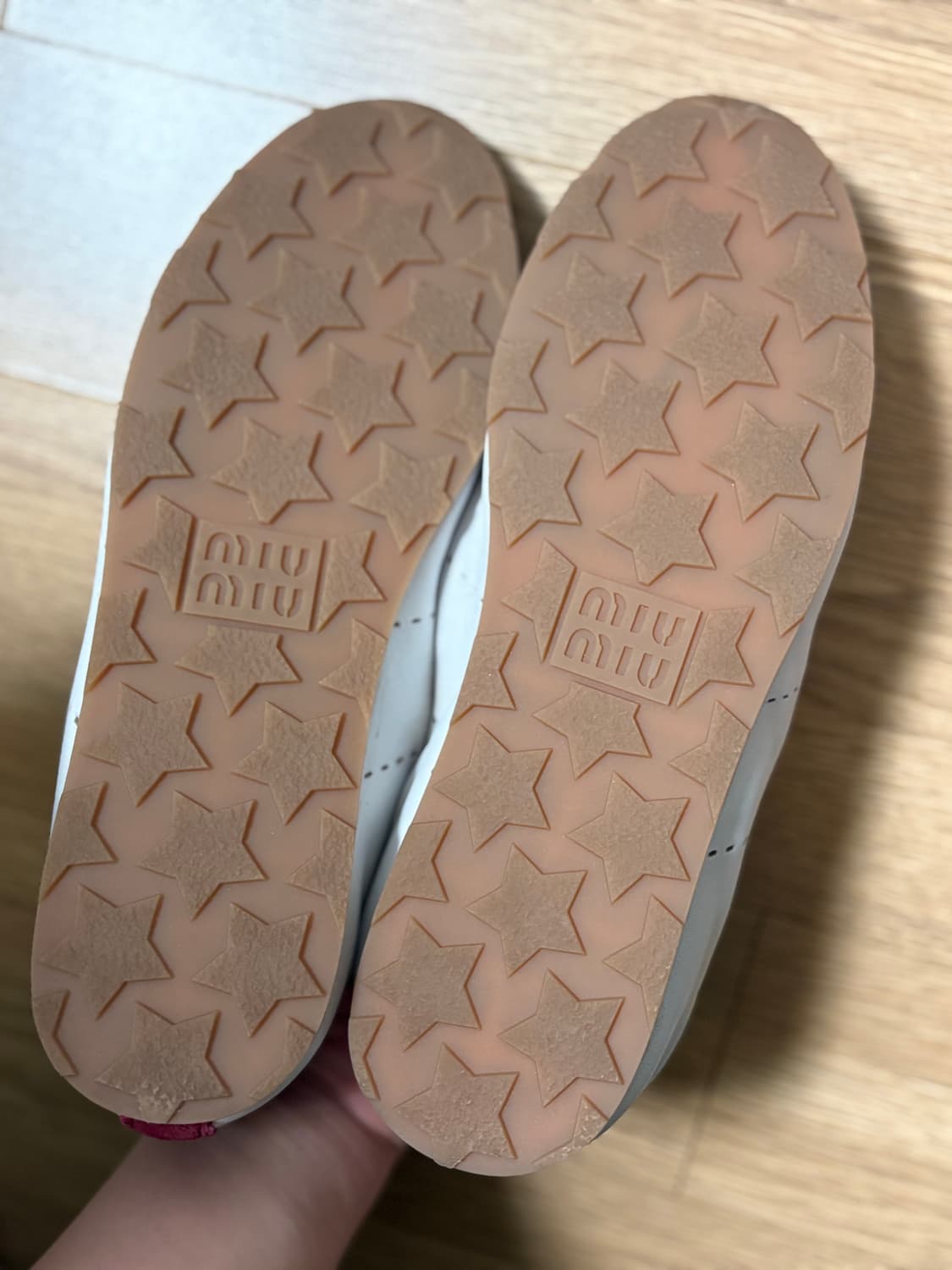 미우미우 플룸 스웨이드 250 상품이미지4