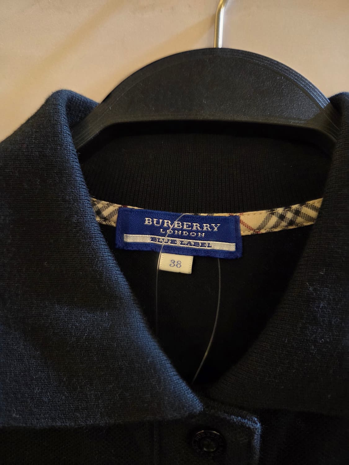 Burberry 버버리 블랙 민트로고 카라티 상품이미지3