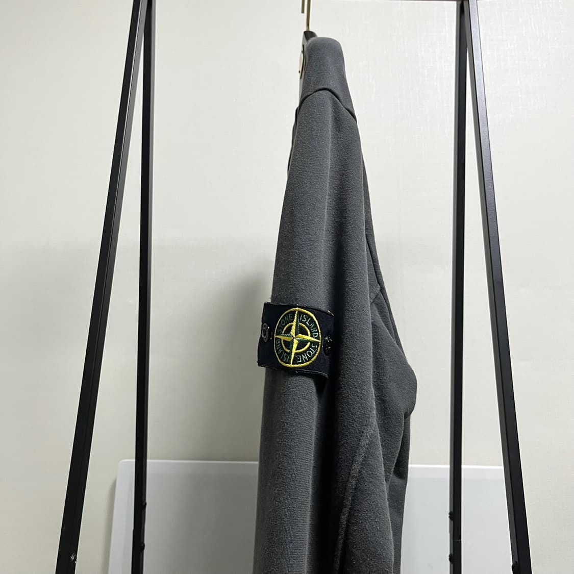 정품 L) 스톤아일랜드 챠콜 맨투맨 100 상품이미지3