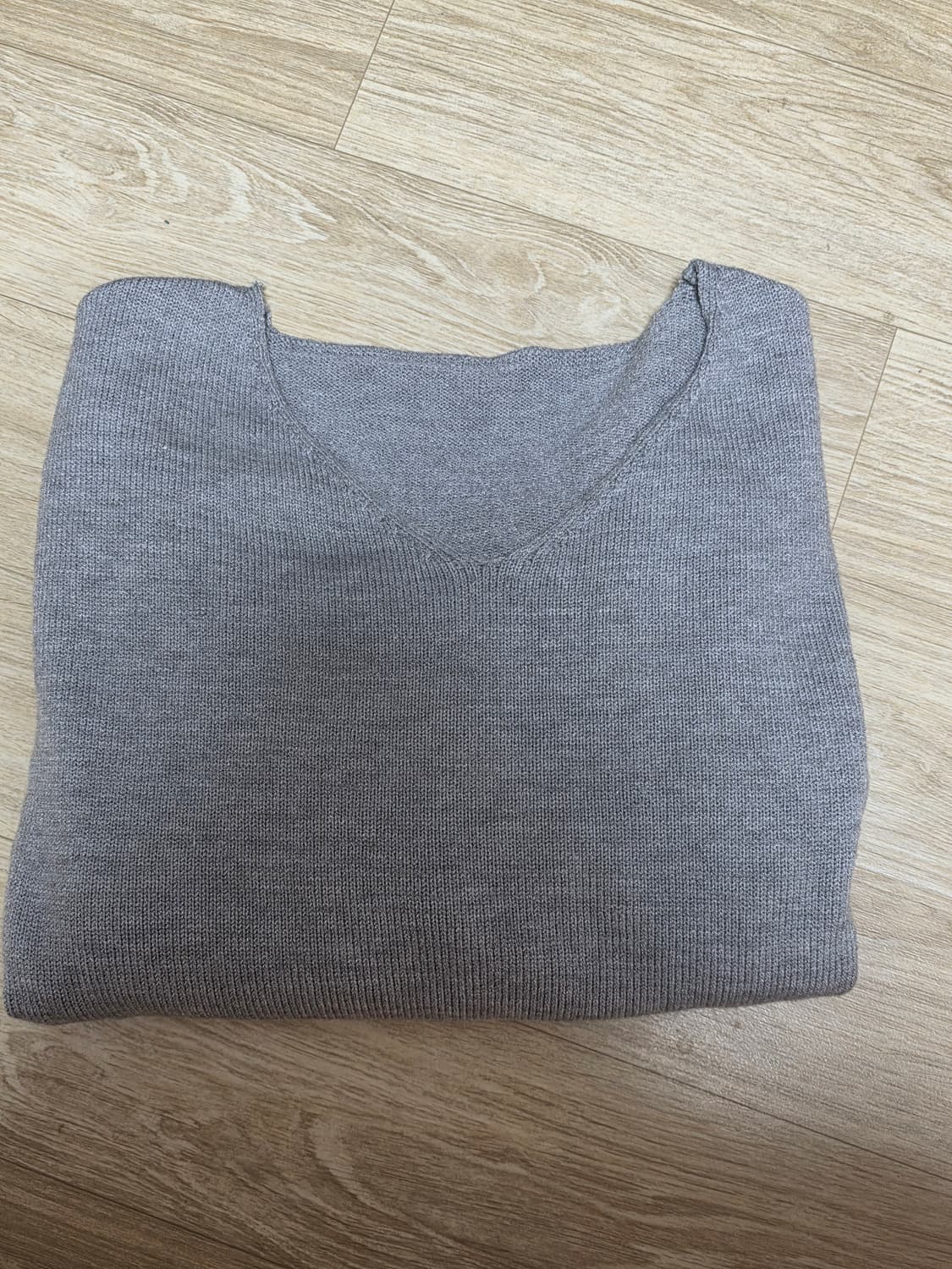 블랙업 닛시 브이넥 슬릿 버튼니트 상품이미지3