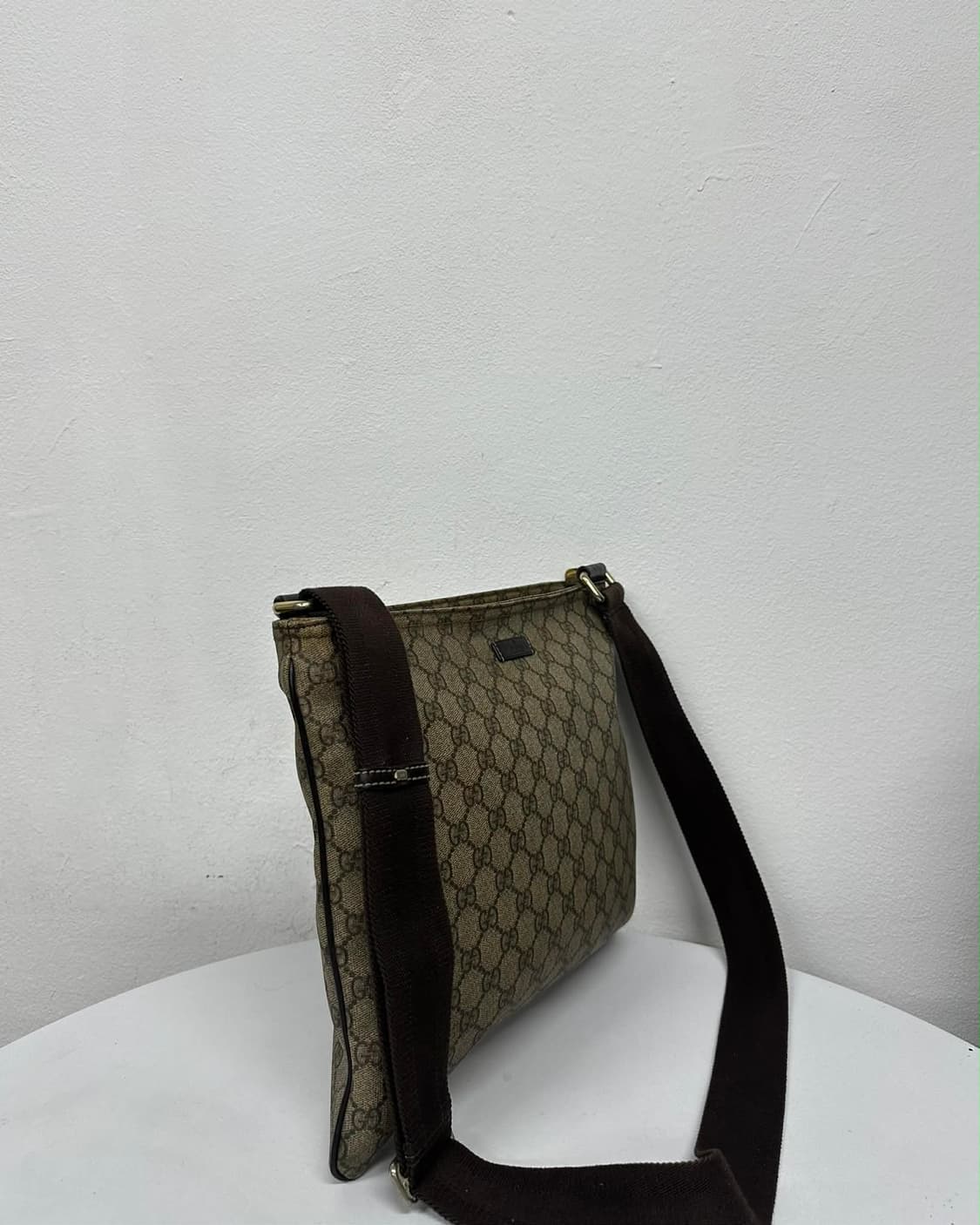 구찌 GG 수프림 크로스백 상품이미지2