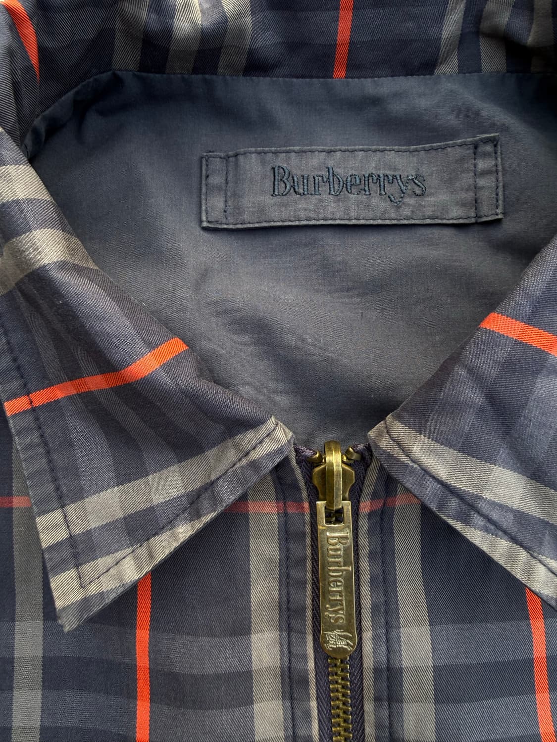 90s Burberry 버버리 리버시블 노바체크 블루종 상품이미지4