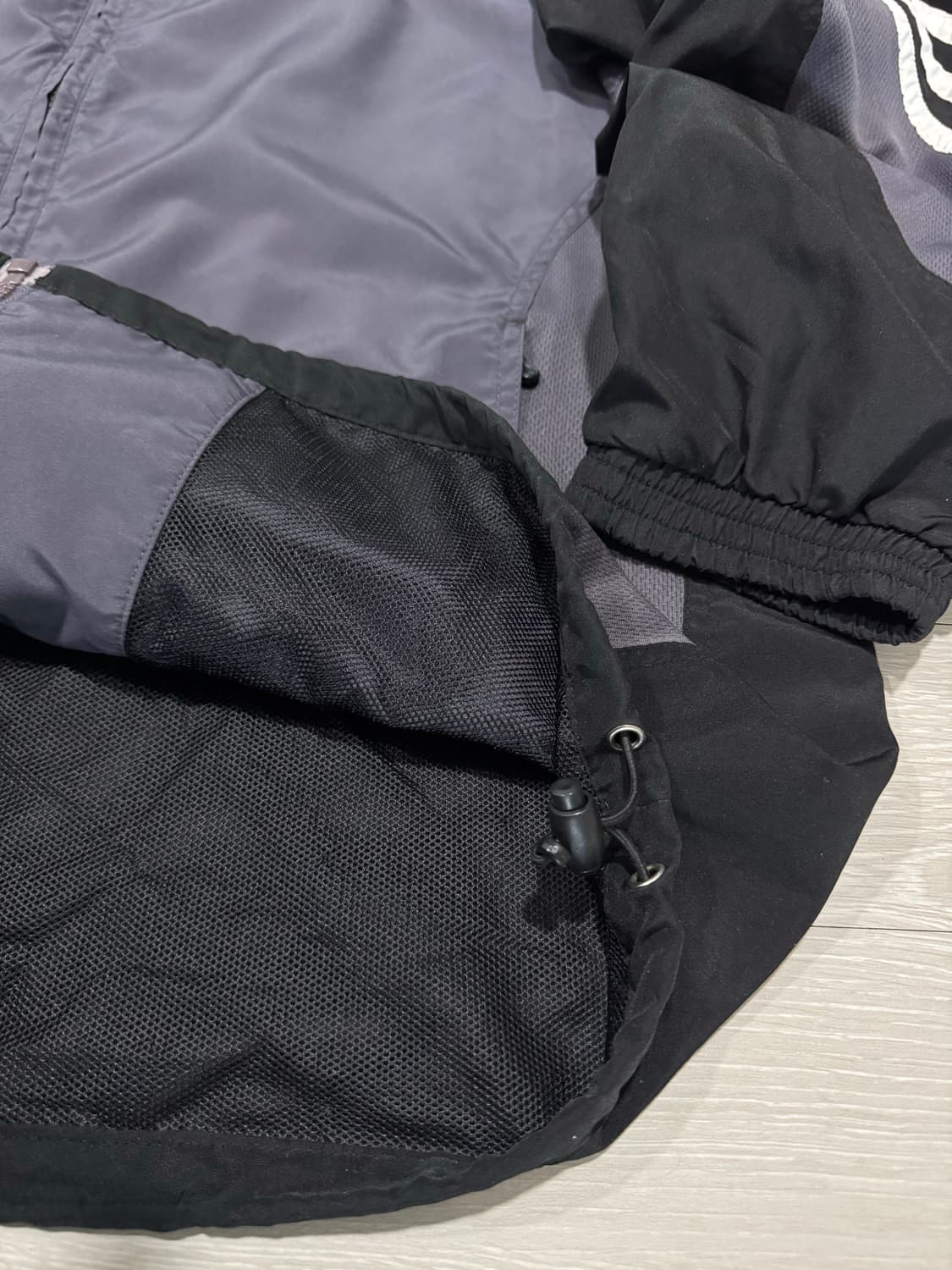 아디다스  올드스쿨 프레스 바람막이  상품이미지3