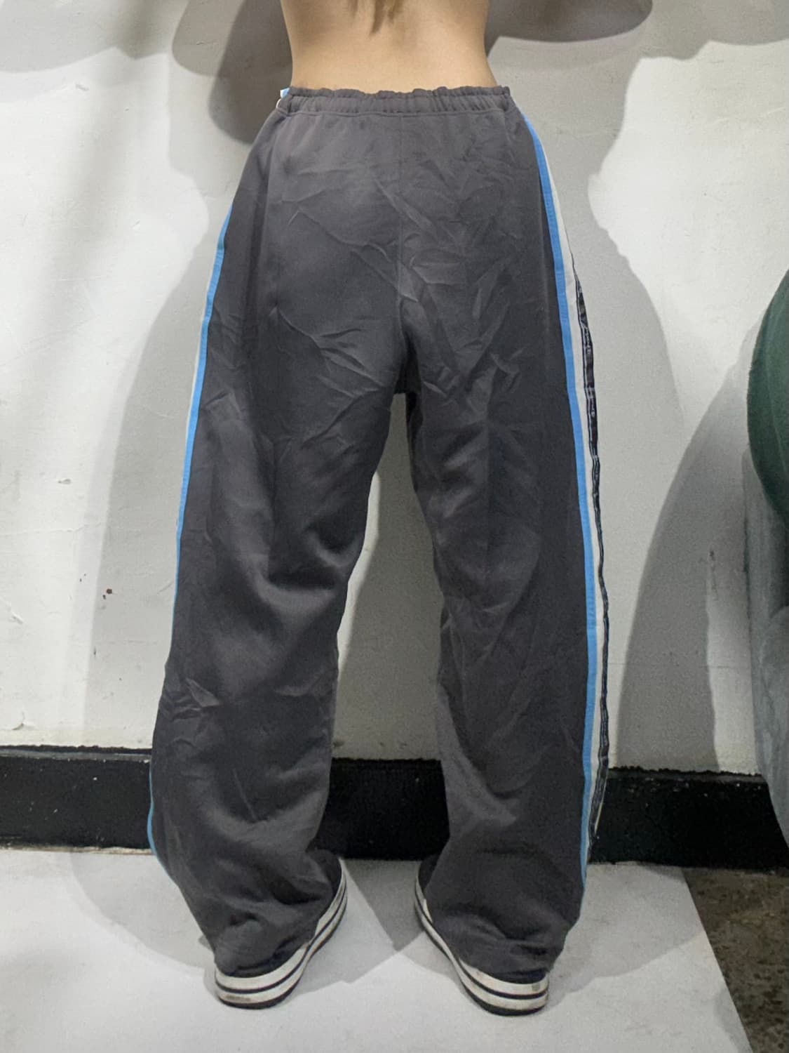 챔피온 차콜 추리닝 바지 사이드 라인 와이드 팬츠 L 상품이미지3