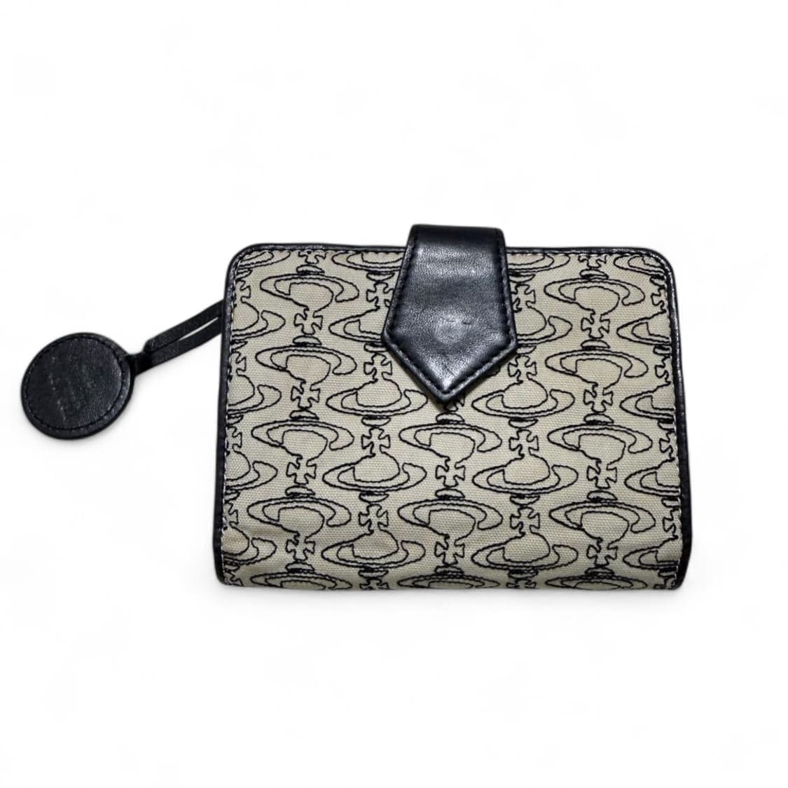 비비안 웨스트우드 오브로고 패턴 캔버스 트라이볼 지갑 상품이미지2