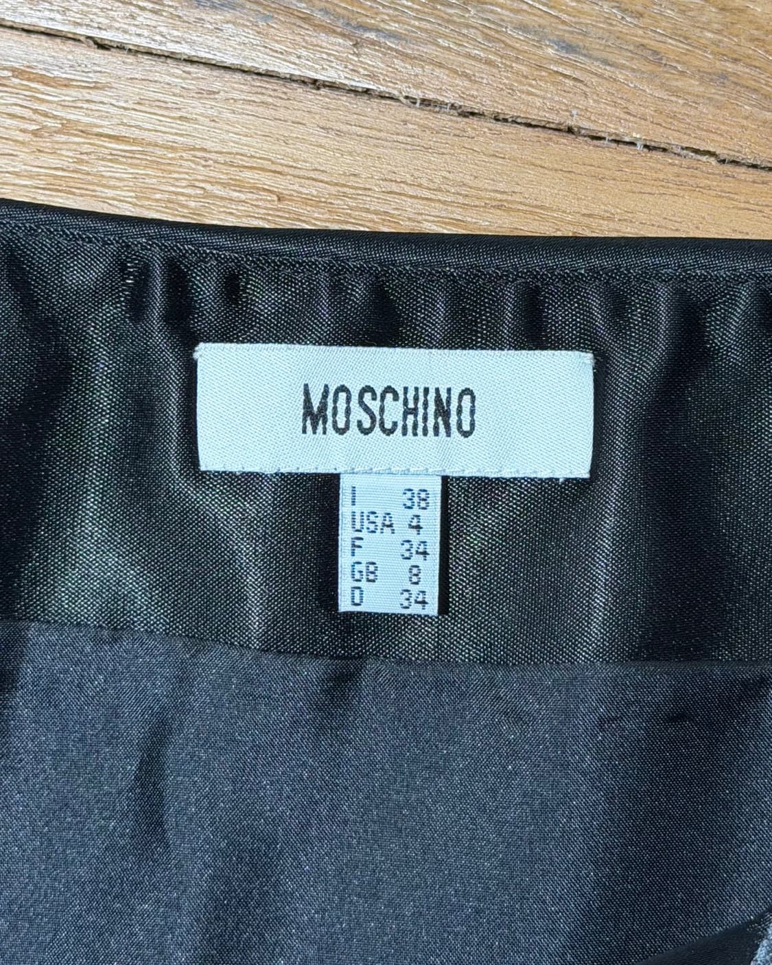 모스키노 블랙 새틴 미디 스커드 상품이미지7