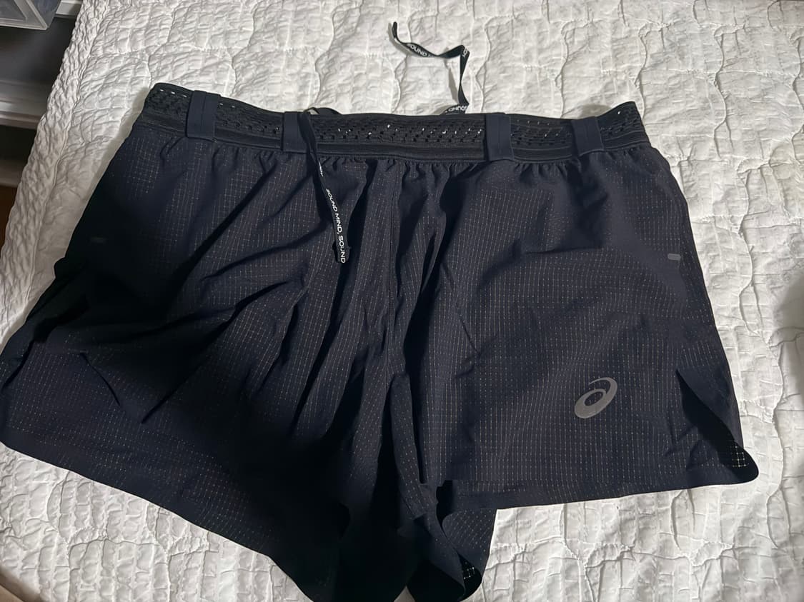 아식스 메타런 스필릿 쇼츠L 상품이미지1