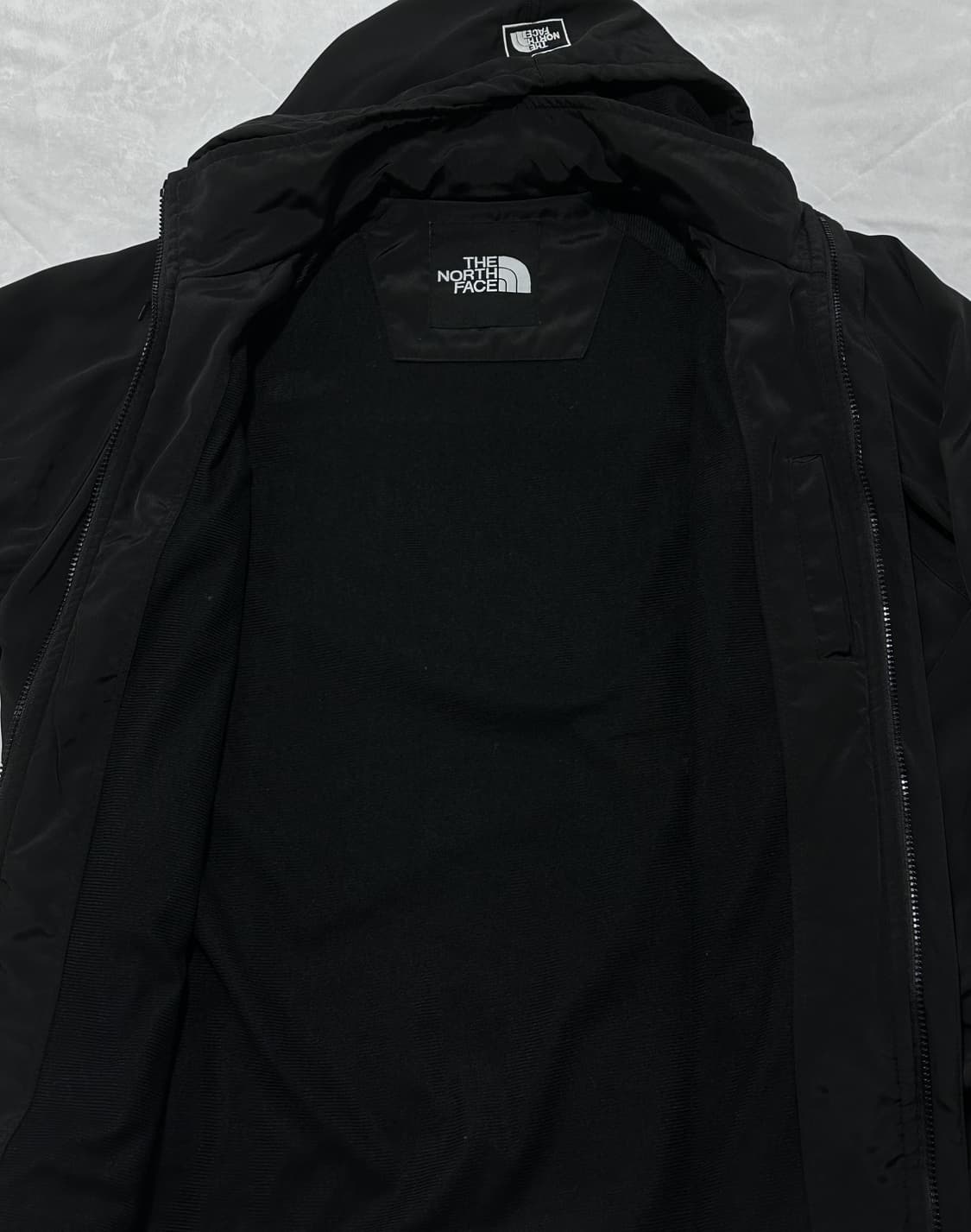 노스페이스 블랙 후드 바람막이 윈드브레이커 상품이미지4