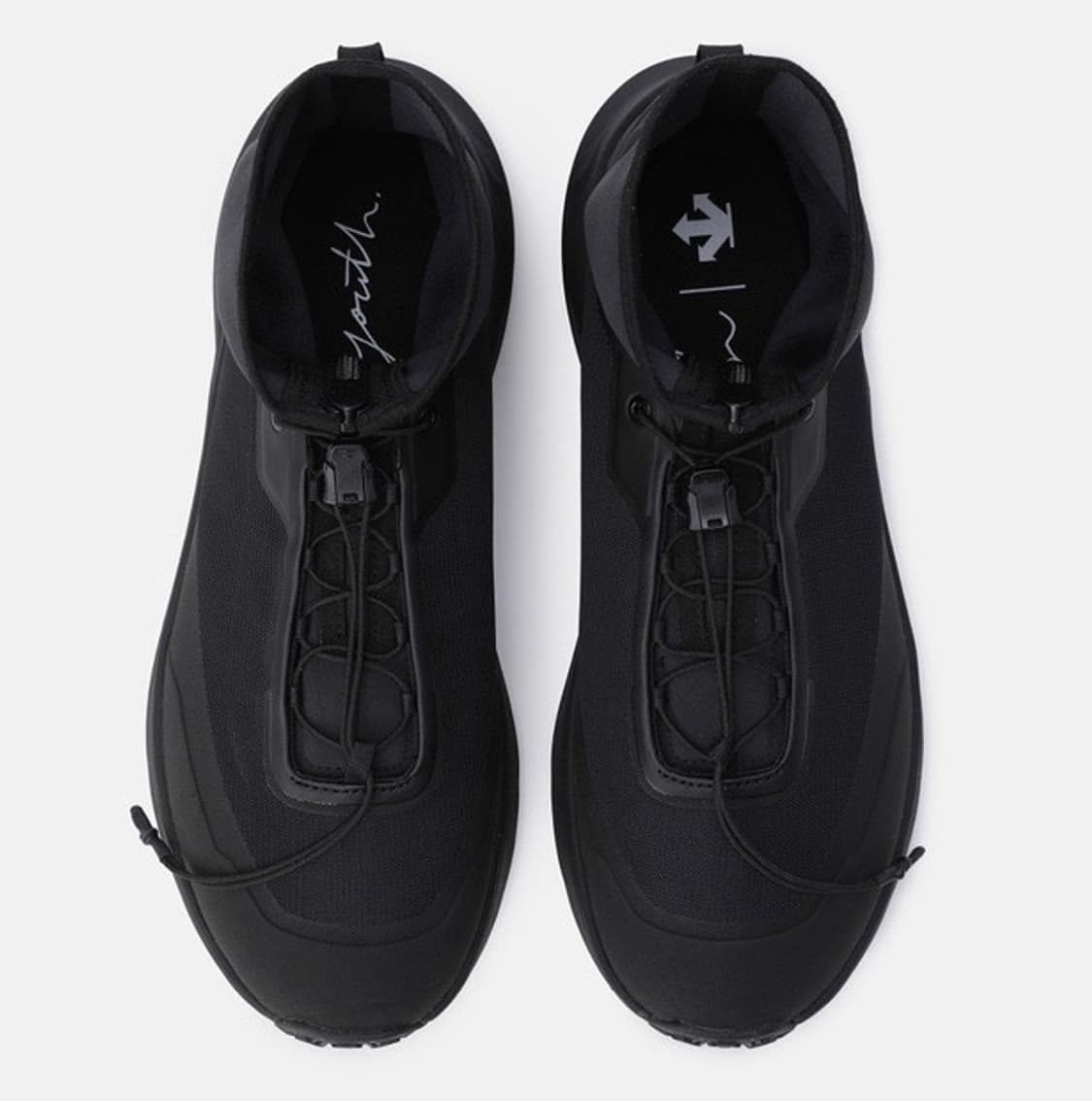 데상트 유스 시프트 트레일 블랙 판매합니다  상품이미지1