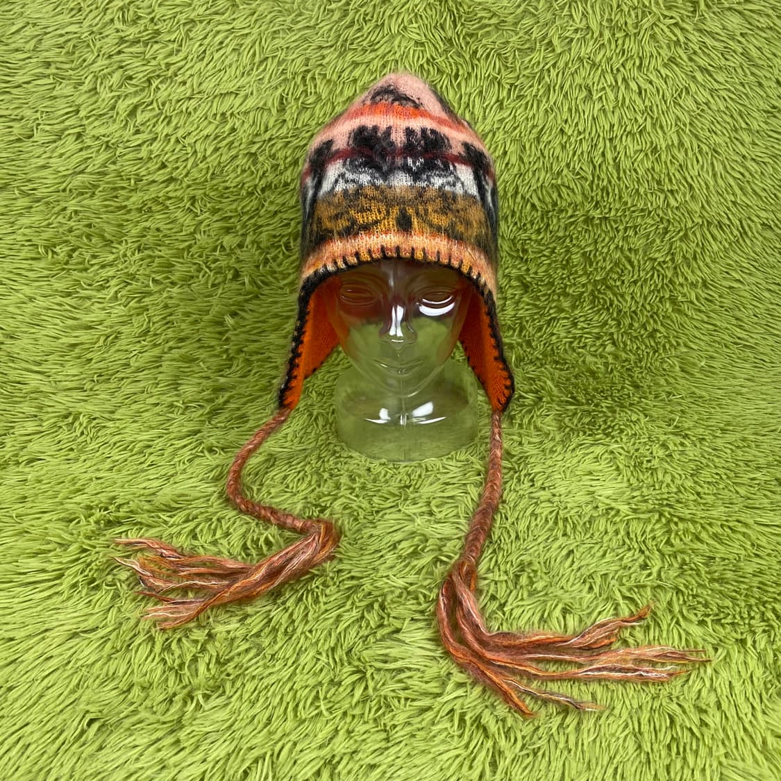 비비안 웨스트우드 프린지 이어 플랩 울 비니 상품이미지2