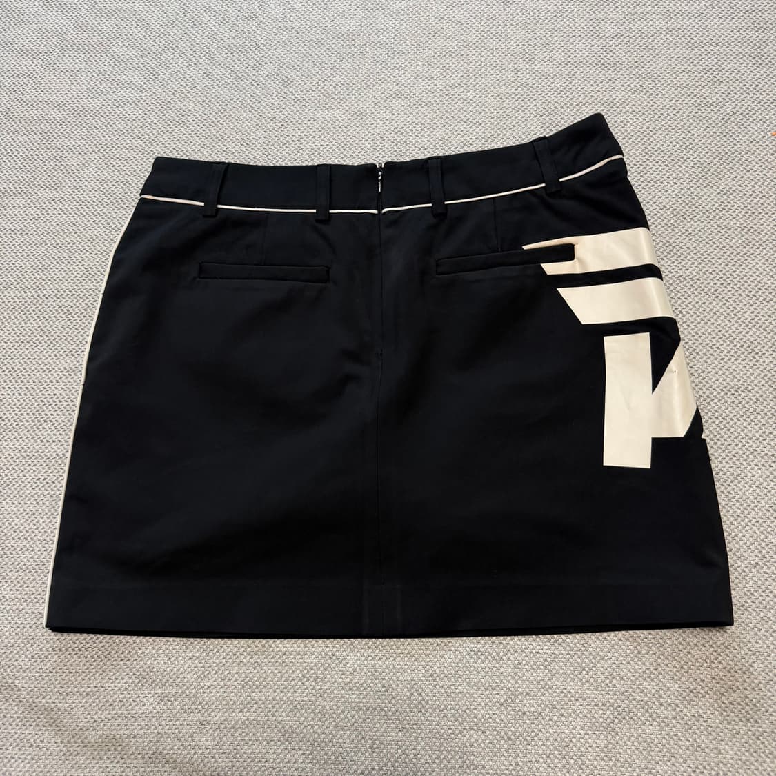 PXG 블랙 빅로고 스커트 상품이미지4
