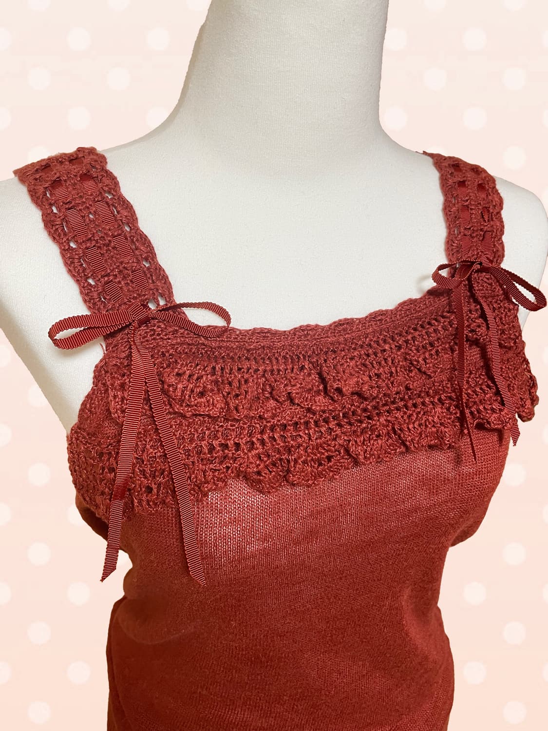 러블리 모리 빈티지 레드 크로쉐 니트 리본 아일렛 나시 슬리브리스 상품이미지1