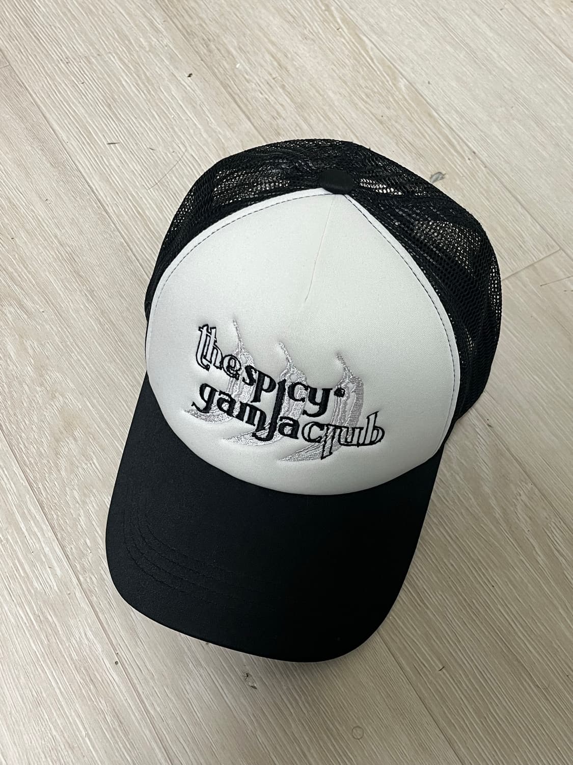 더스파이시감자클럽 메쉬캡 상품이미지1