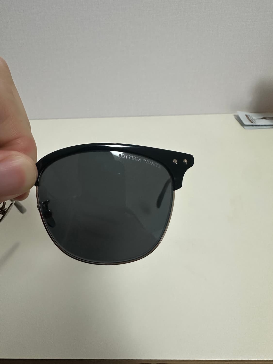 보테가베네타 선글라스 판매합니다 상품이미지3