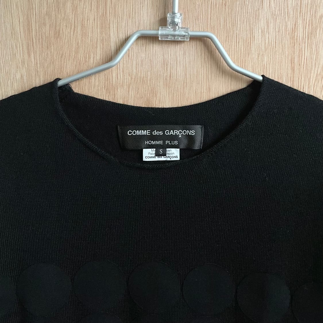 꼼데가르송 옴므플러스 서클 패치 컷오프 니트 상품이미지3