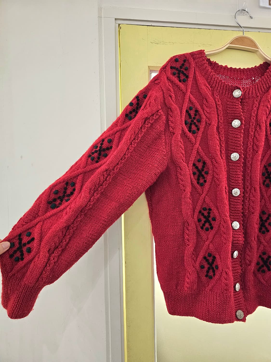 Europe 레드 꽈배기 니트 울 가디건 상품이미지3