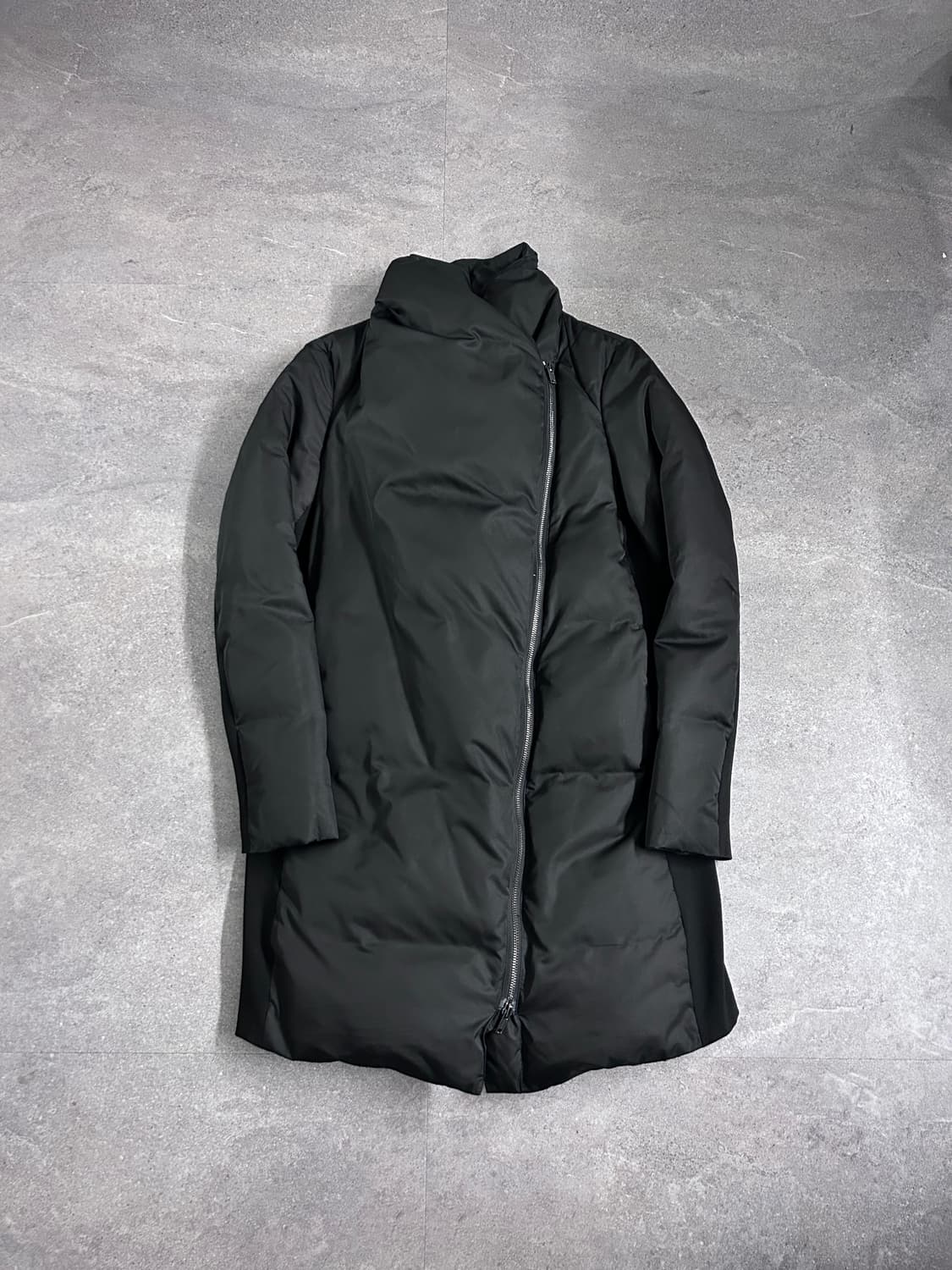 Dkny 사선 지퍼 고딕 패딩 상품이미지6