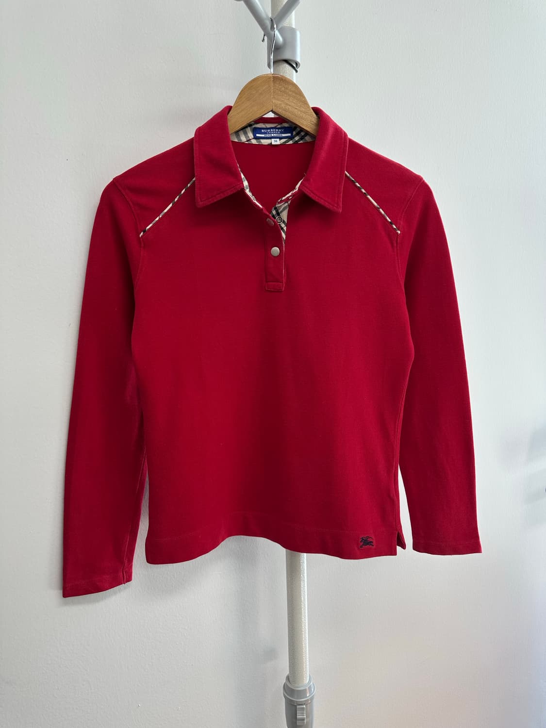 버버리 체크 로고 디자인 카라티 상품이미지4