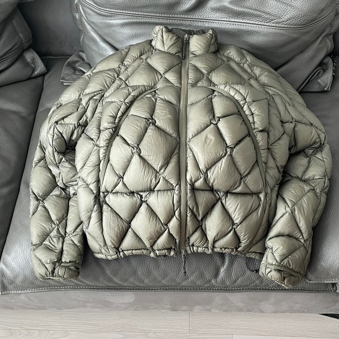 로아 하이킹 라이트 다운 자켓 다크 그린 상품이미지5