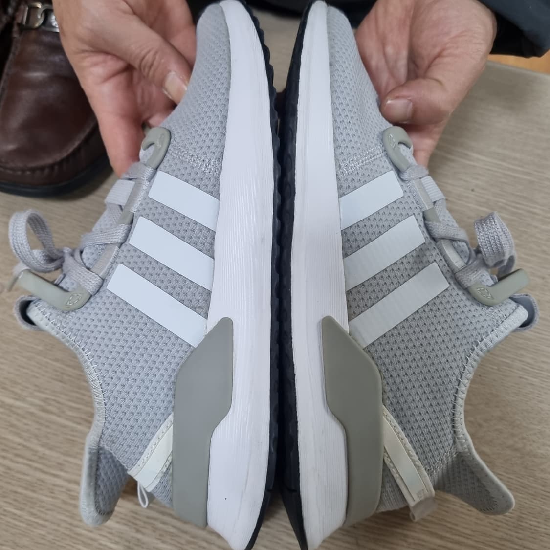 아디다스 유패스런 여성운동화240  상품이미지5