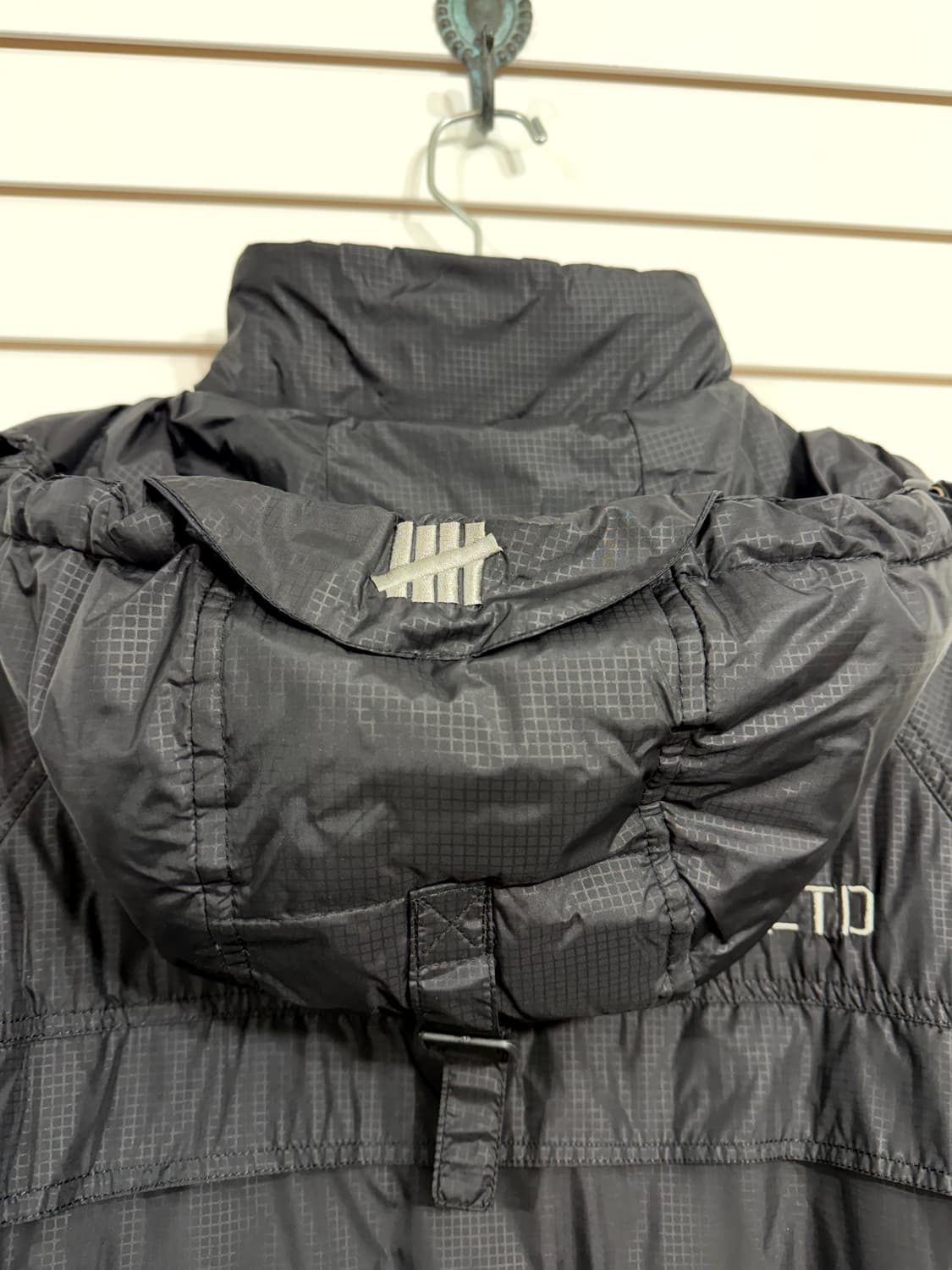 UNDEFEATED 다운점퍼 상품이미지6