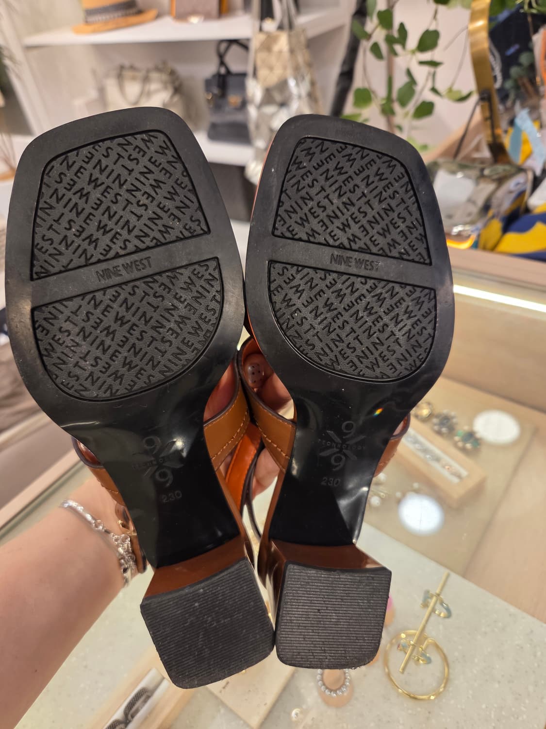 나인웨스트 가죽 샌들 상품이미지7