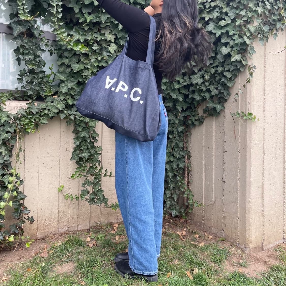 A.P.C. 다니엘라 데님 토트백 상품이미지1