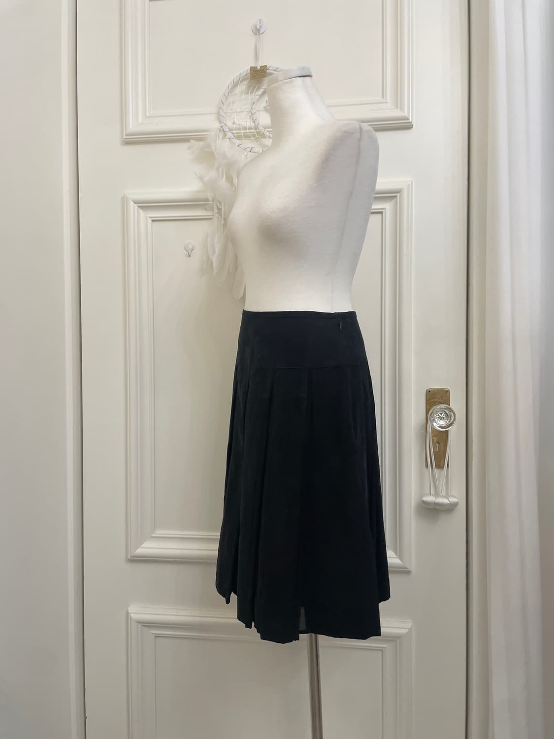 black pleats suade midi skirt(size-38) 상품이미지2