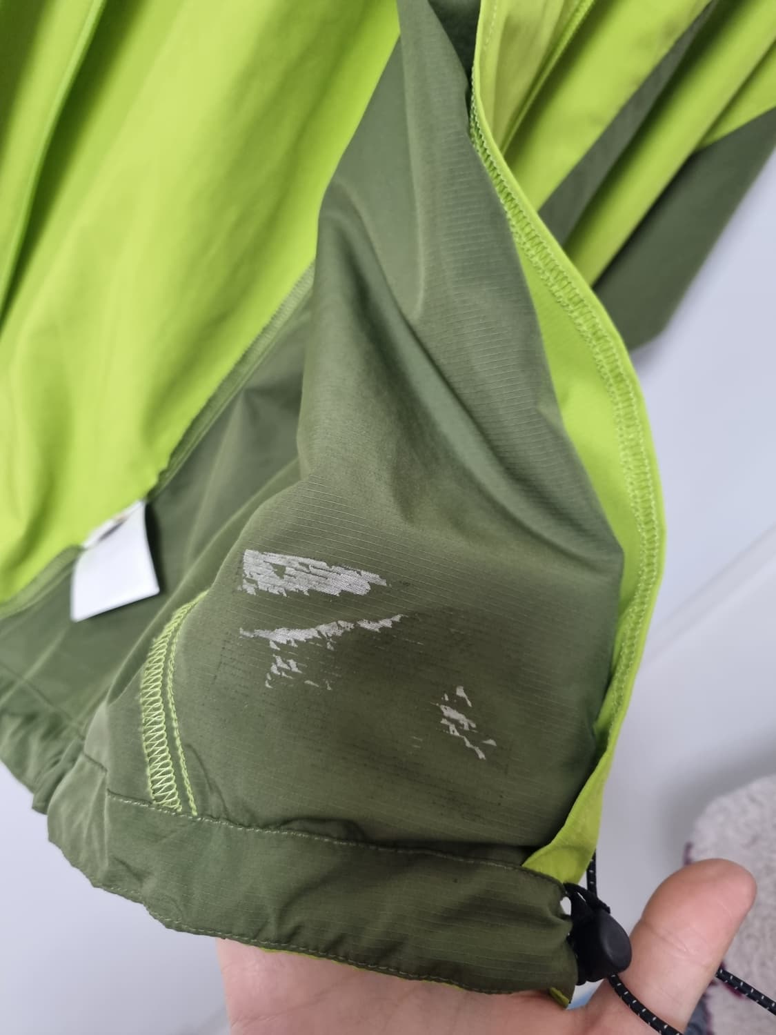 연두빛 경량 얇은 아디다스 바람막이 상품이미지7