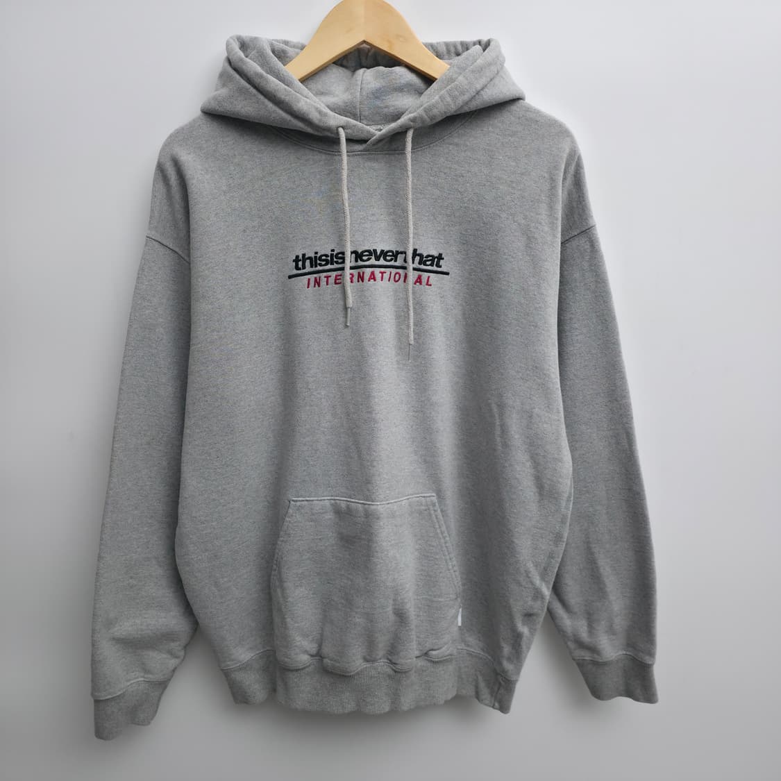 [M] 디스이즈네버댓 그레이 후드티 상품이미지1